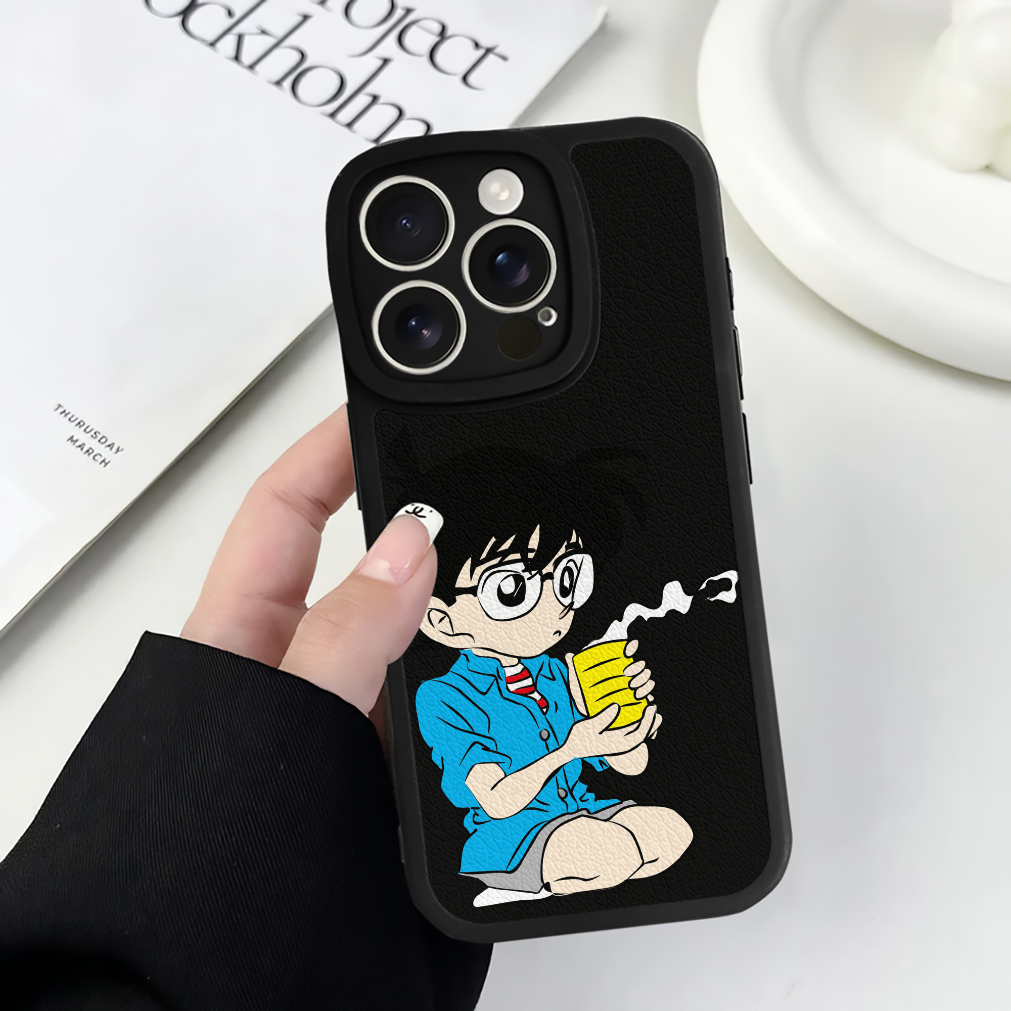 （画像用） 名探偵コナン 江戸川 コナン Detective Conan Conan Edogawa 【iPhone 16シリーズ対応】シリコンスマホケース（レザー調） 材質：シリコン